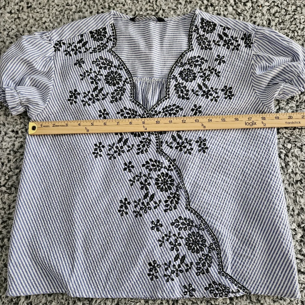 Zara Boho Blue Blouse Small Embroidered Short Puff Sleeves Seersucker Top